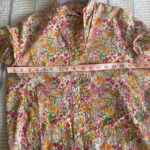 J.Crew Button Up ruffle Shirt in Liberty Margaret Annie Cottage Print. Size 2 - Picture 6 of 8